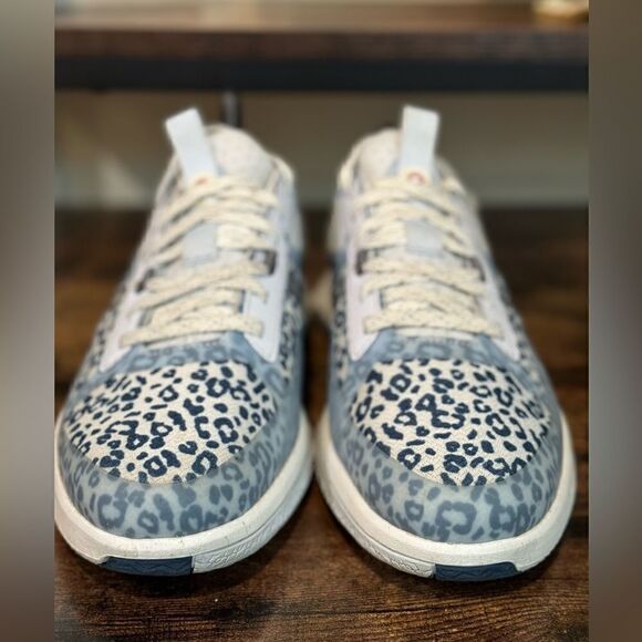 Cole Haan ZeroGrand Winner Tennis Sneaker blue animal print size 9.5 - Picture 9 of 10